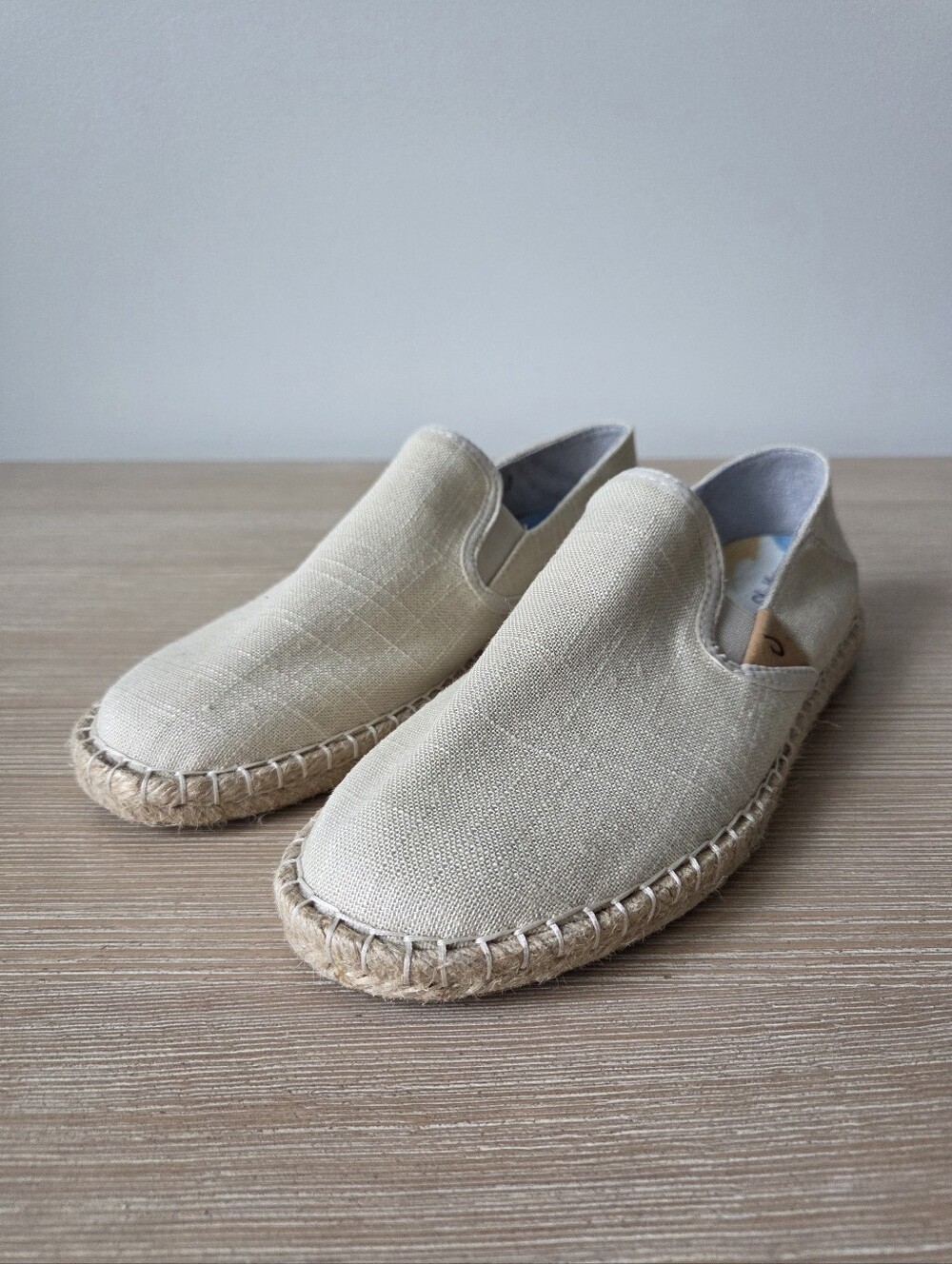 OluKai Pā'akai Espadrille Beige Linen Slip On Shoes Womens Size 8.5